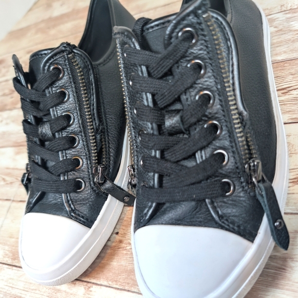 Coach Empire Zipper Leather Black Low Top Sneaker Tennis Shoes Women's Size 7 B - Picture 13 of 16